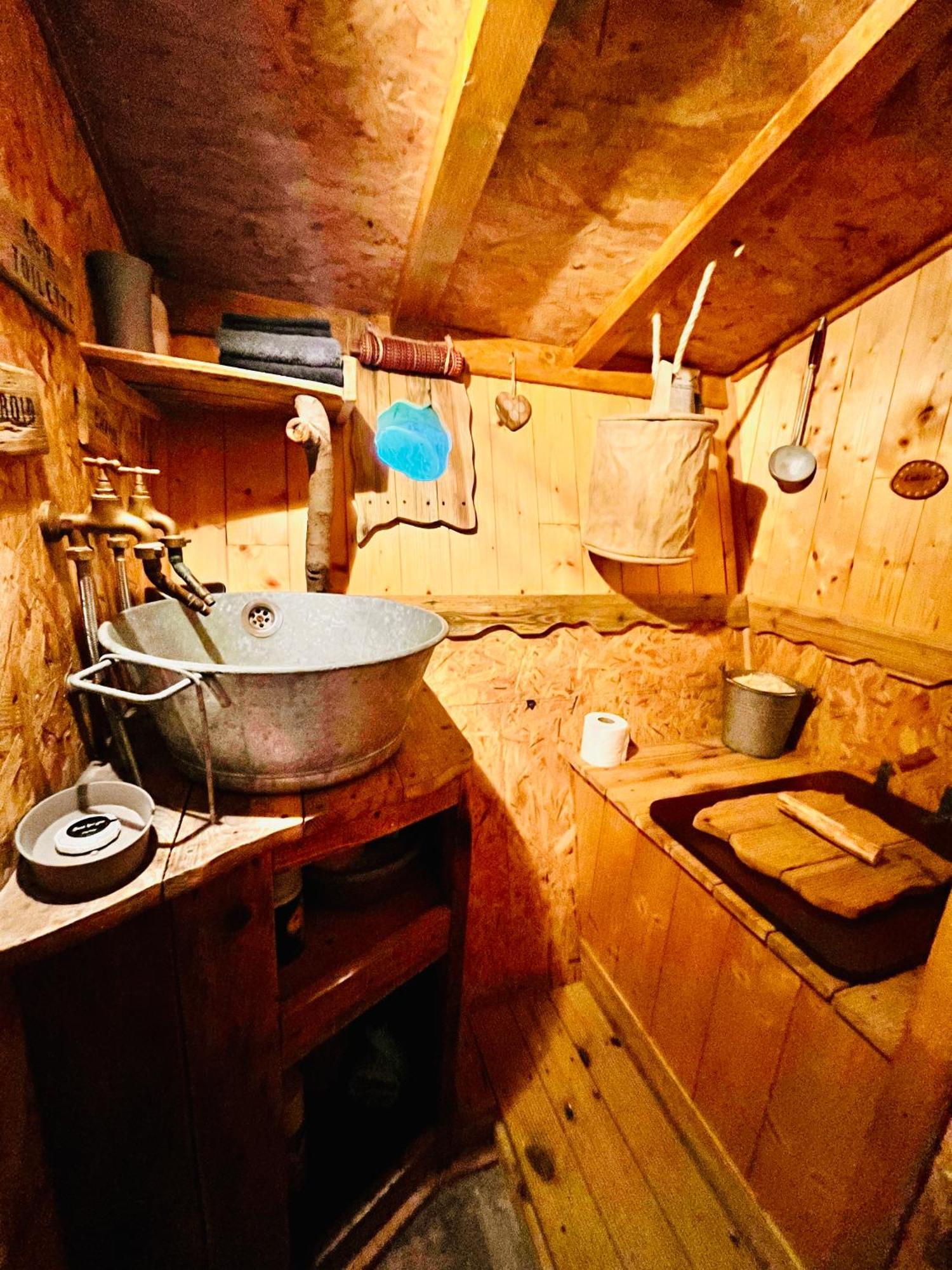 La Cabane Perchee Du Trappeur Ecrainville Екстер'єр фото
